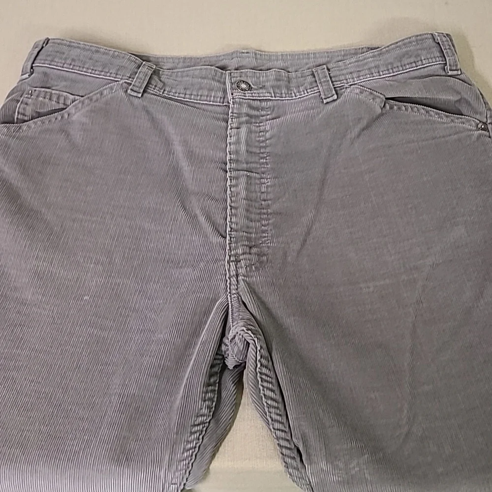 - Levis Vintage 70s/80s Grey Cordoroy 38x31